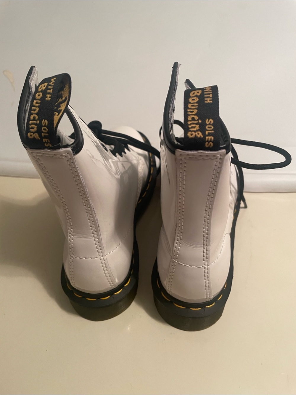 Dr. Doc Martens 1460 Lace Up Boots White Lamper Patent Leather Women's 6 US NWOB - Picture 4 of 10